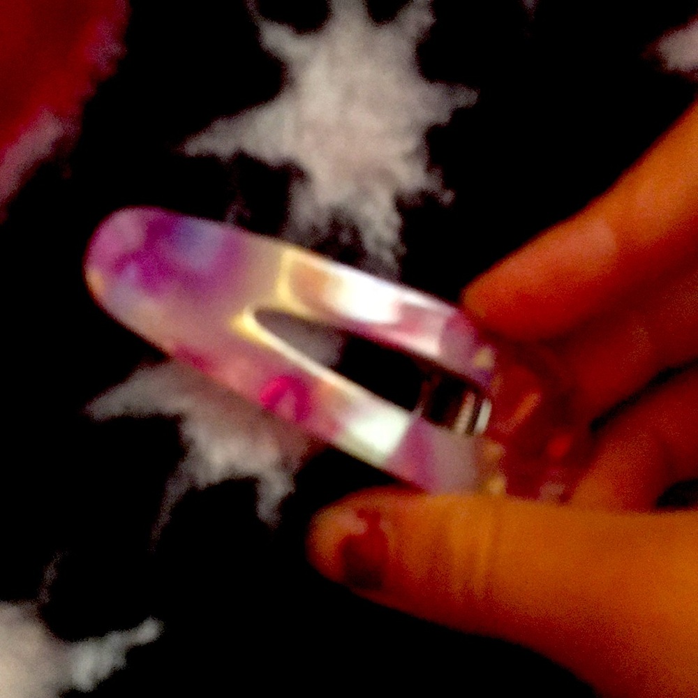 Milton colored clip